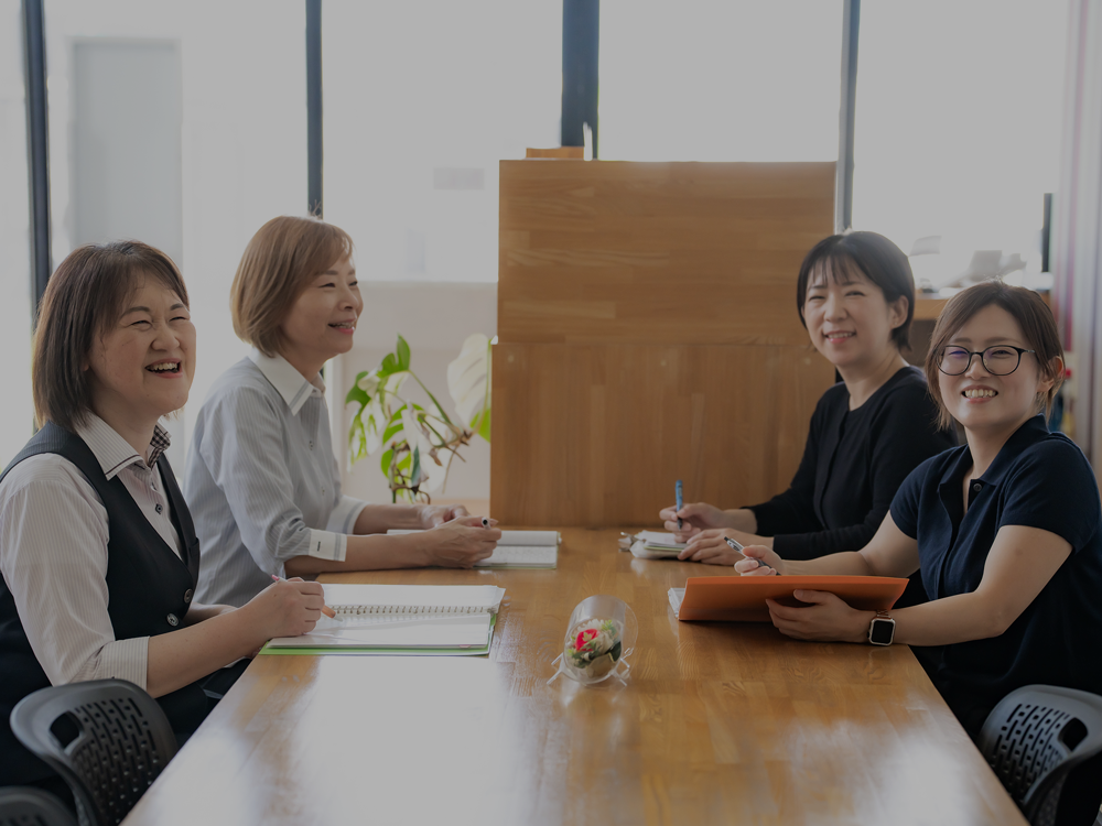 笑顔の女性