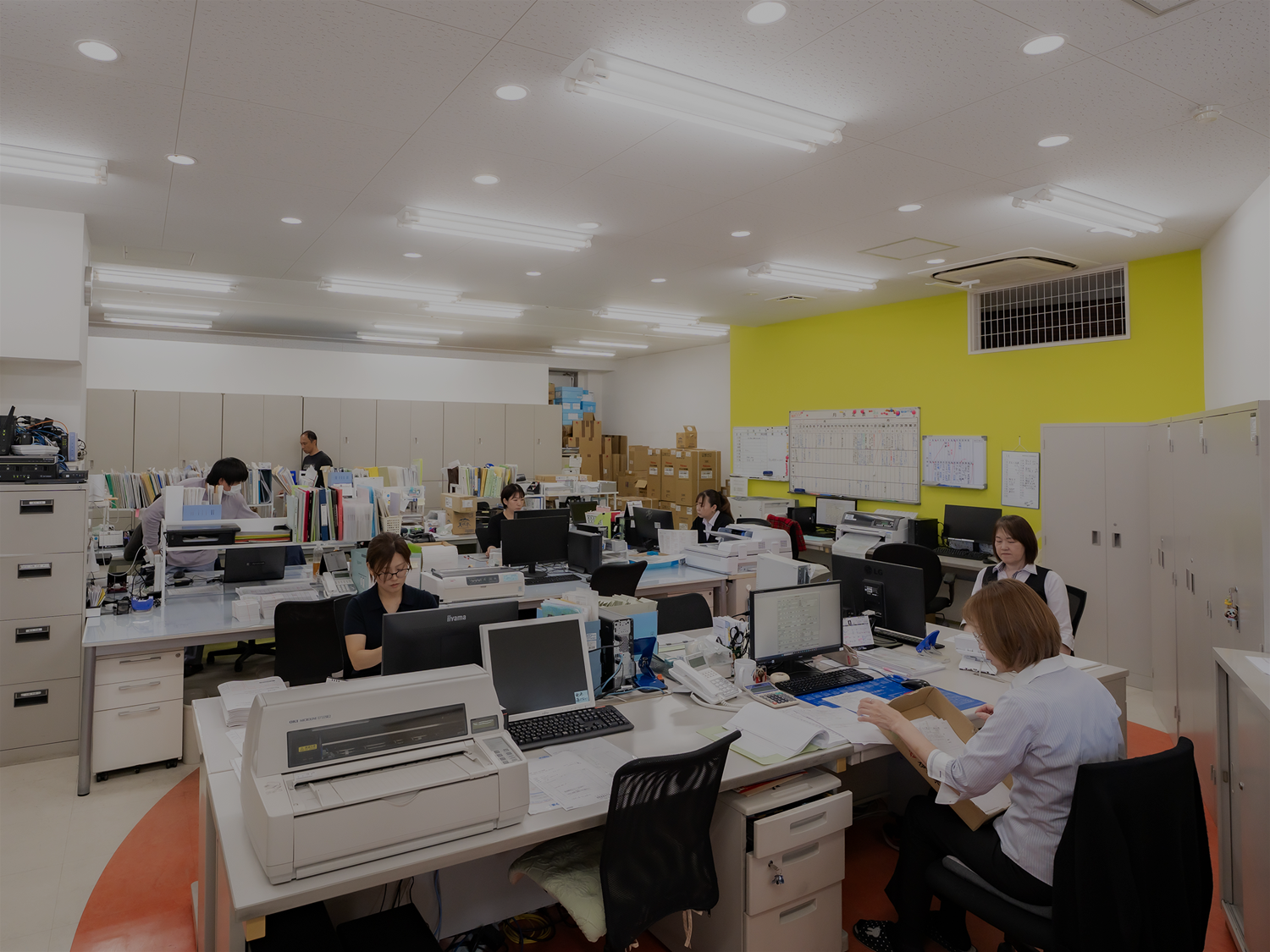 社内の風景